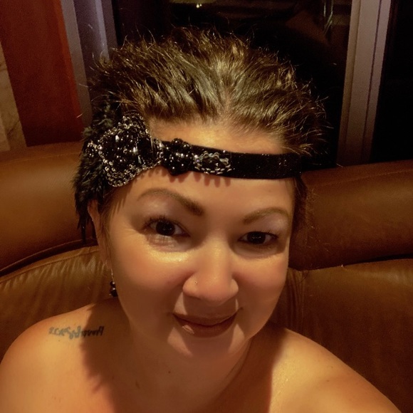 Meet your Posher, Andrea - Picture 2 of 5